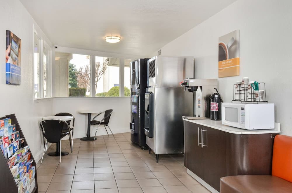 Ramada by Wyndham Merced gallery photo in Merced, CA — image 29
