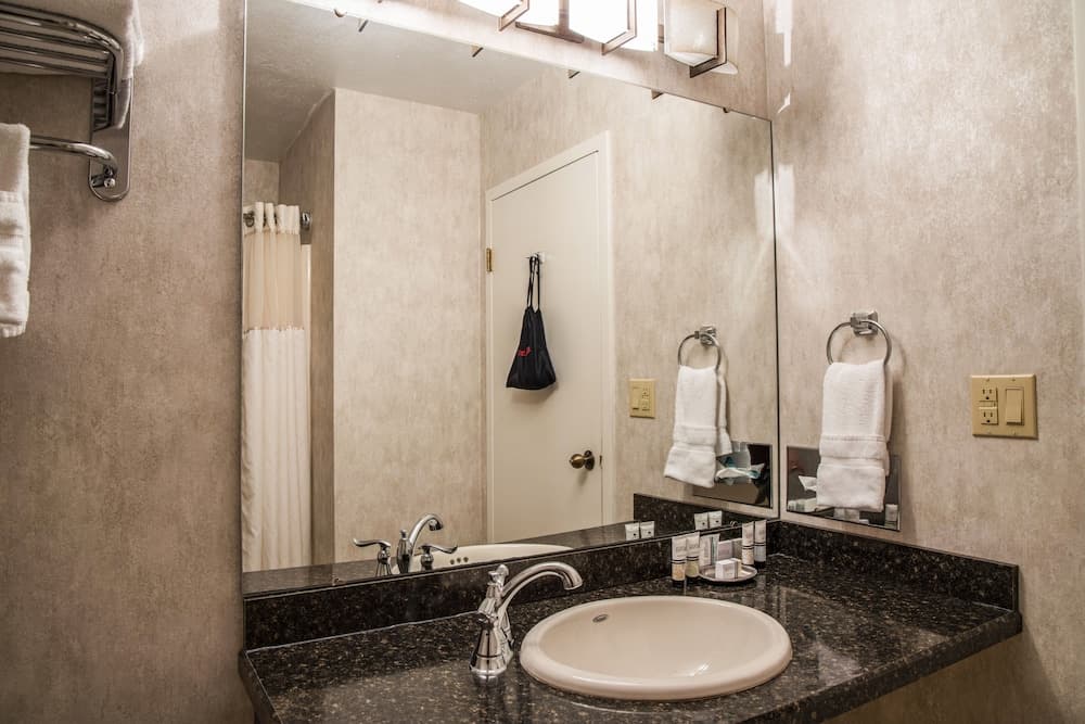 The Grand Resort gallery photo in Warren, OH — image 24