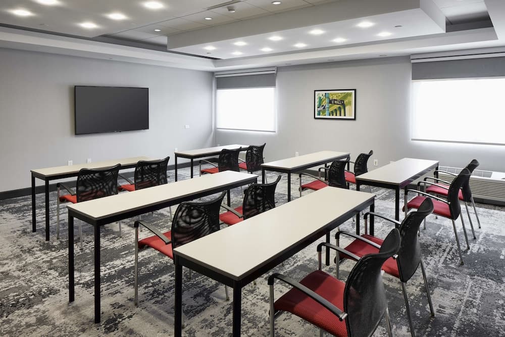 Hampton Inn Newark Airport gallery photo in Newark, NJ — image 16