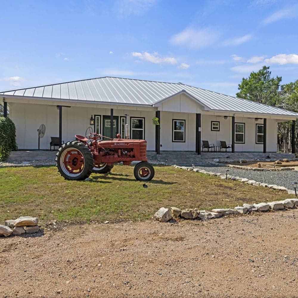 Family/event Retreat Sleeps 28 Amenities Galore — hotel in Wimberley, Texas