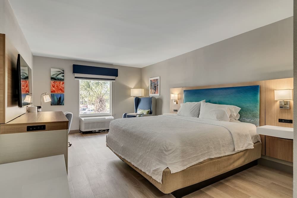 Holiday Inn Express and Suites Destin Miramar Beach by IHG property views in Miramar Beach, FL — gallery photo 3
