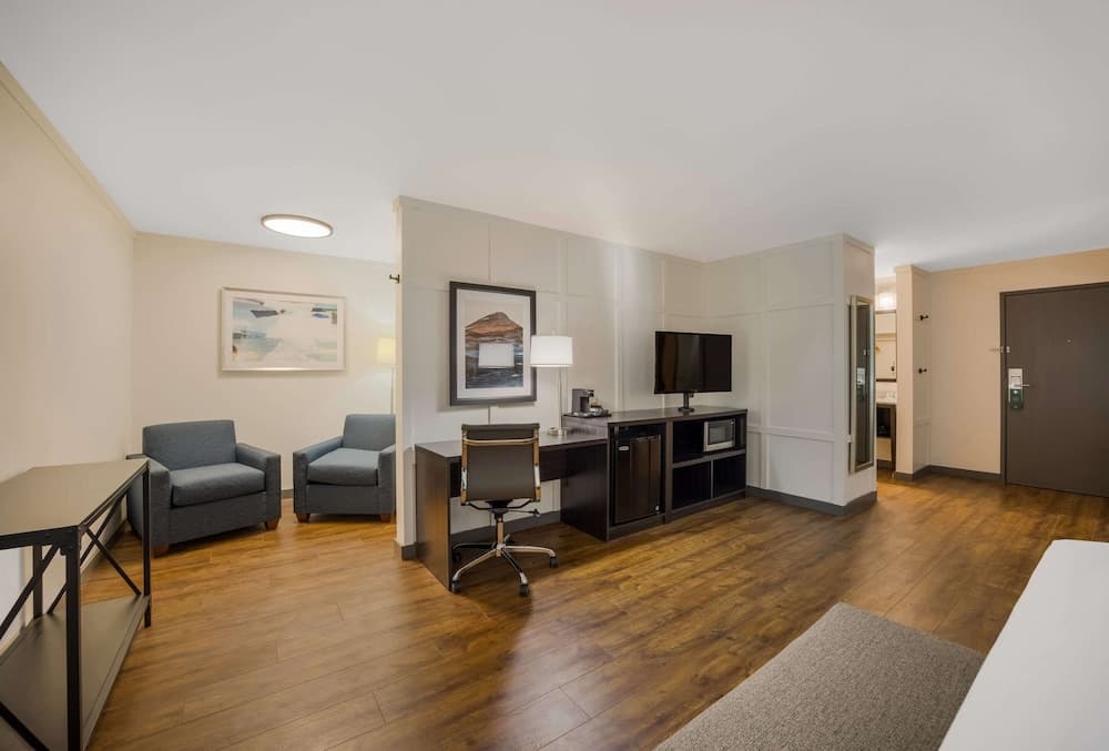 Quality Inn & Suites Castle Rock/SW Denver gallery photo in Castle Rock, CO — image 16