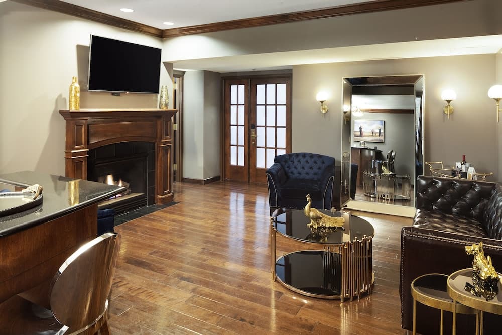 Des Lux Hotel gallery photo in Des Moines, IA — image 66