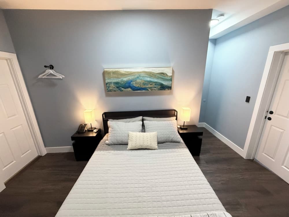 The Den Hotel property views in Chicago, IL — gallery photo 3