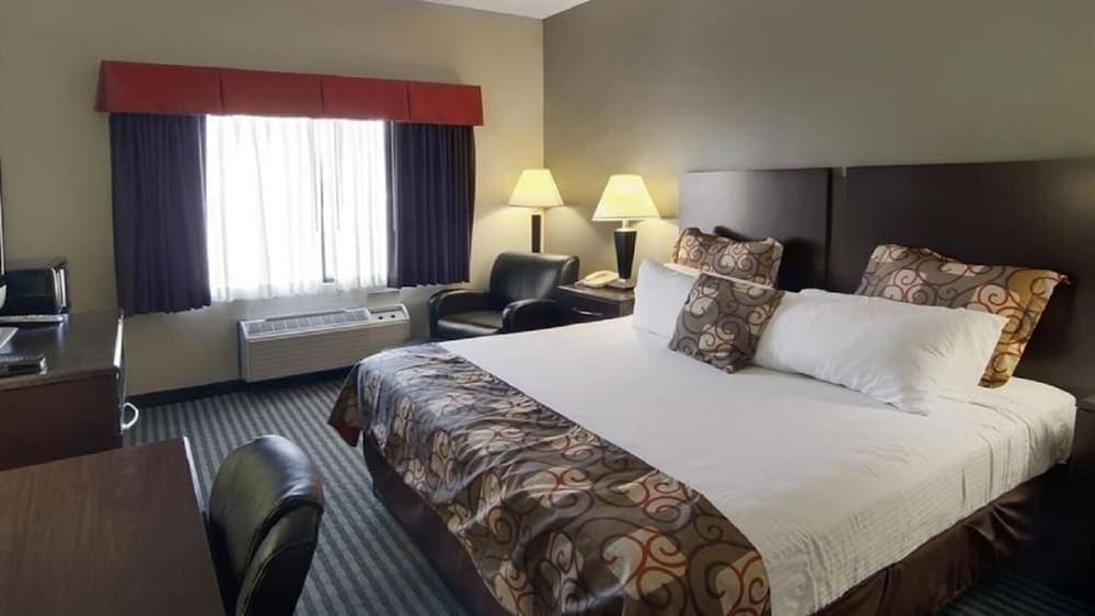 Econo Lodge property views in Waynesboro, GA — gallery photo 3