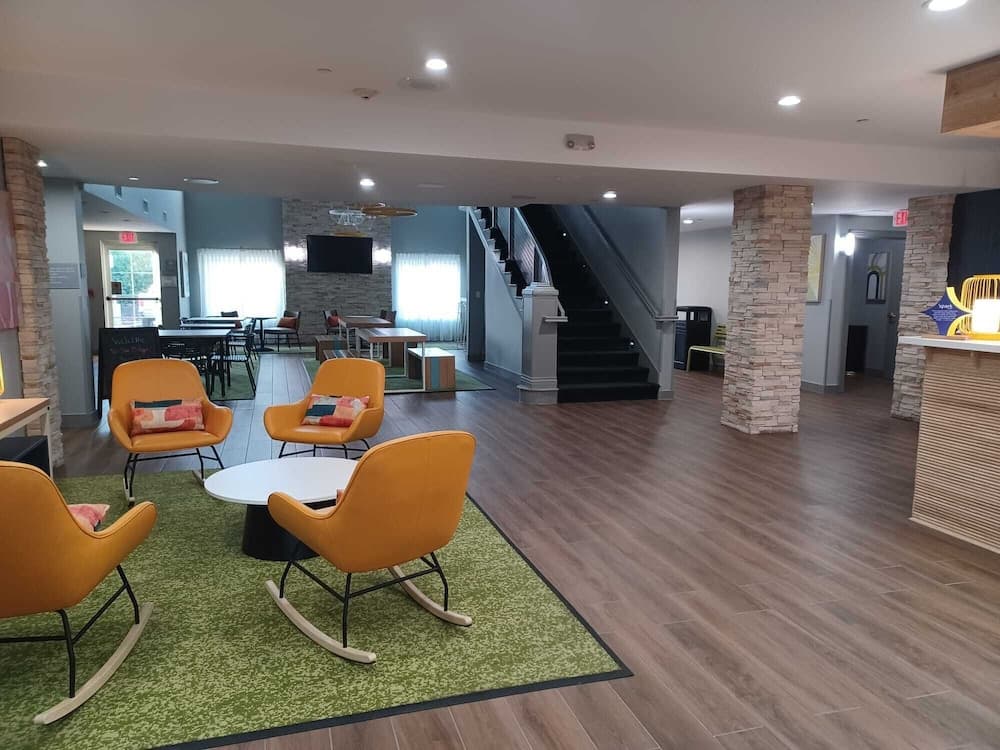 Spark by Hilton Redlands interior in Redlands, CA — gallery photo 2
