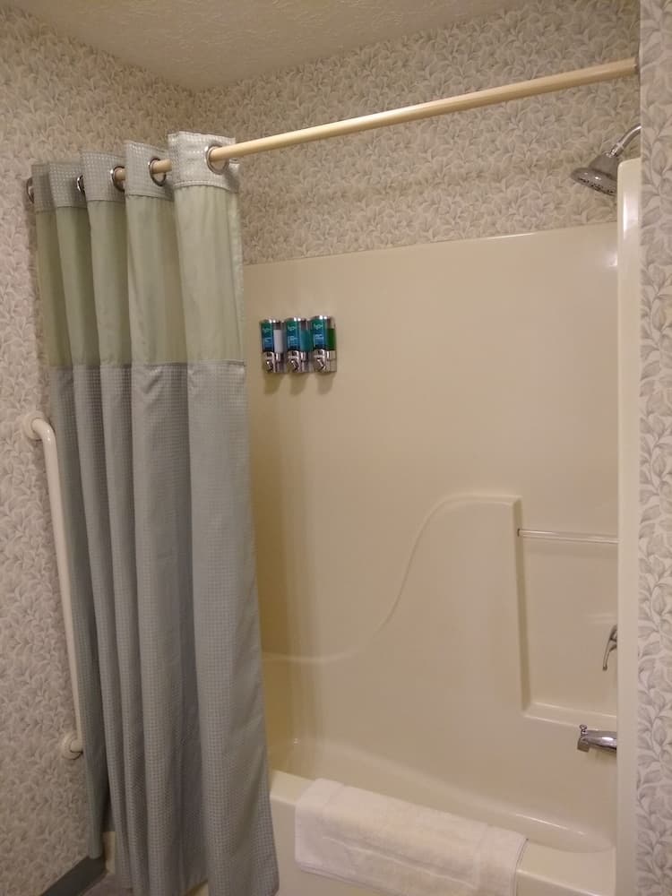 Hearthstone Inn & Suites gallery photo in Cedarville, OH — image 30