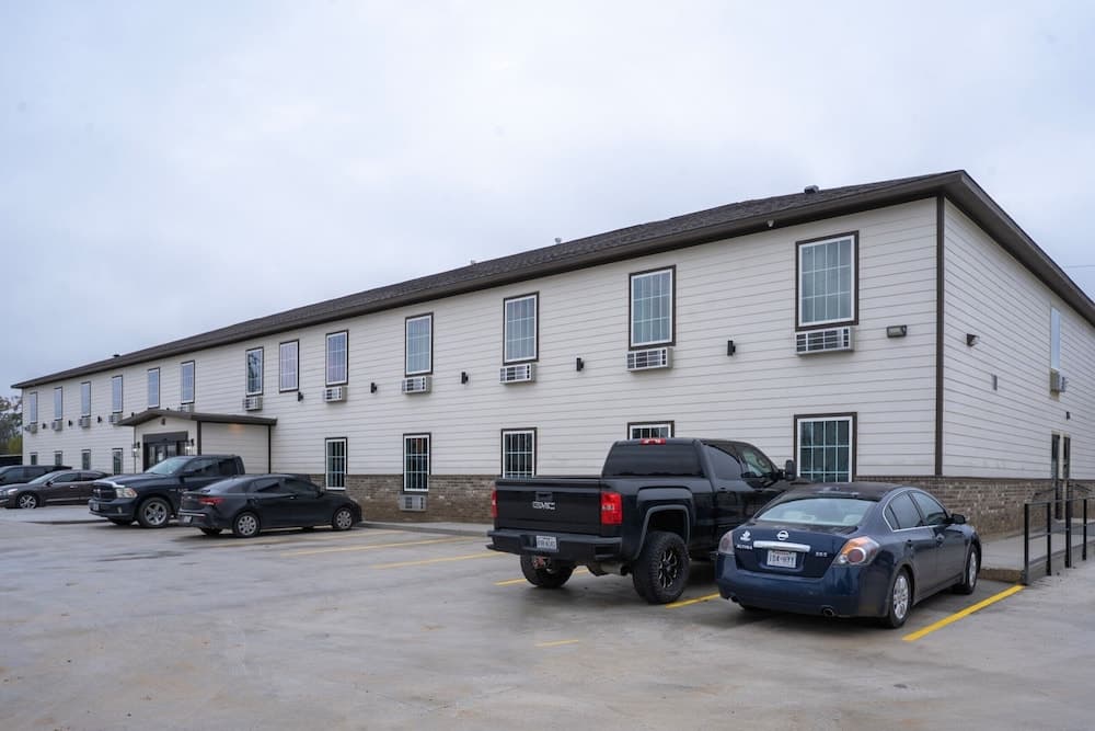 Hotel O Efficiency De Luxe Near Lake Charles Sulphur property views in Sulphur, LA — gallery photo 3