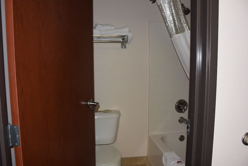 Travelodge Suites by Wyndham Newberg gallery photo in Newberg, OR — image 61