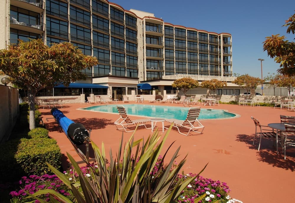 Oakland Airport Executive Hotel gallery photo in Oakland, CA — image 24