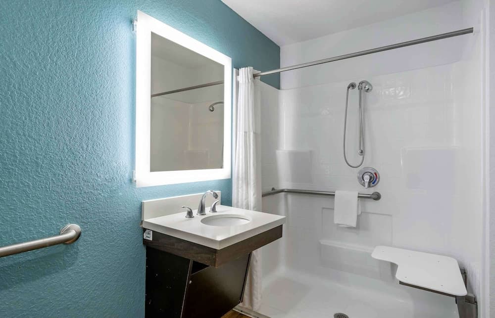 Extended Stay America Suites - St Paul - Woodbury interior in Woodbury, MN — gallery photo 2