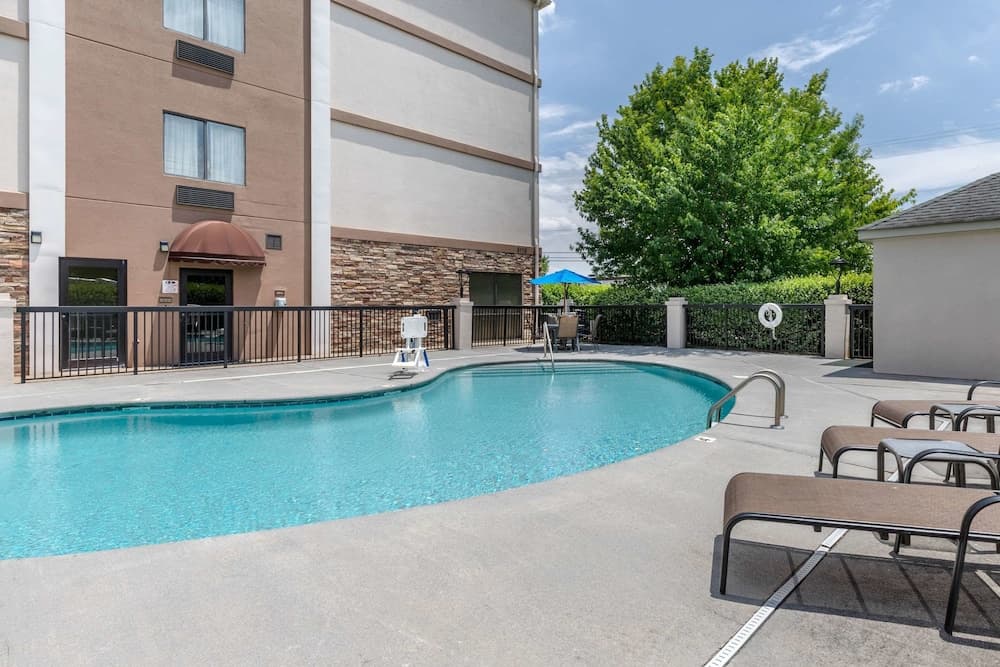 Comfort Suites Johnson City near University interior in Johnson City, TN — gallery photo 2