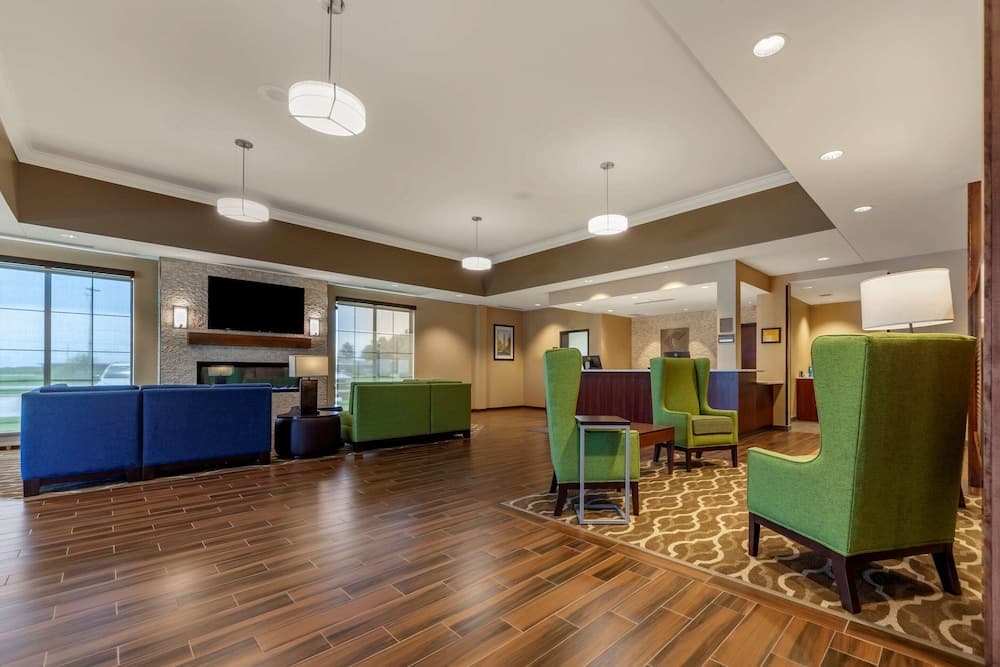 Comfort Suites Grand Island South interior in Grand Island, NE — gallery photo 2
