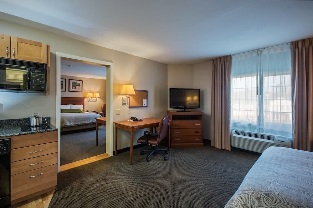 Candlewood Suites Windsor Locks Bradley Arpt by IHG property views in Windsor Locks — gallery photo 3