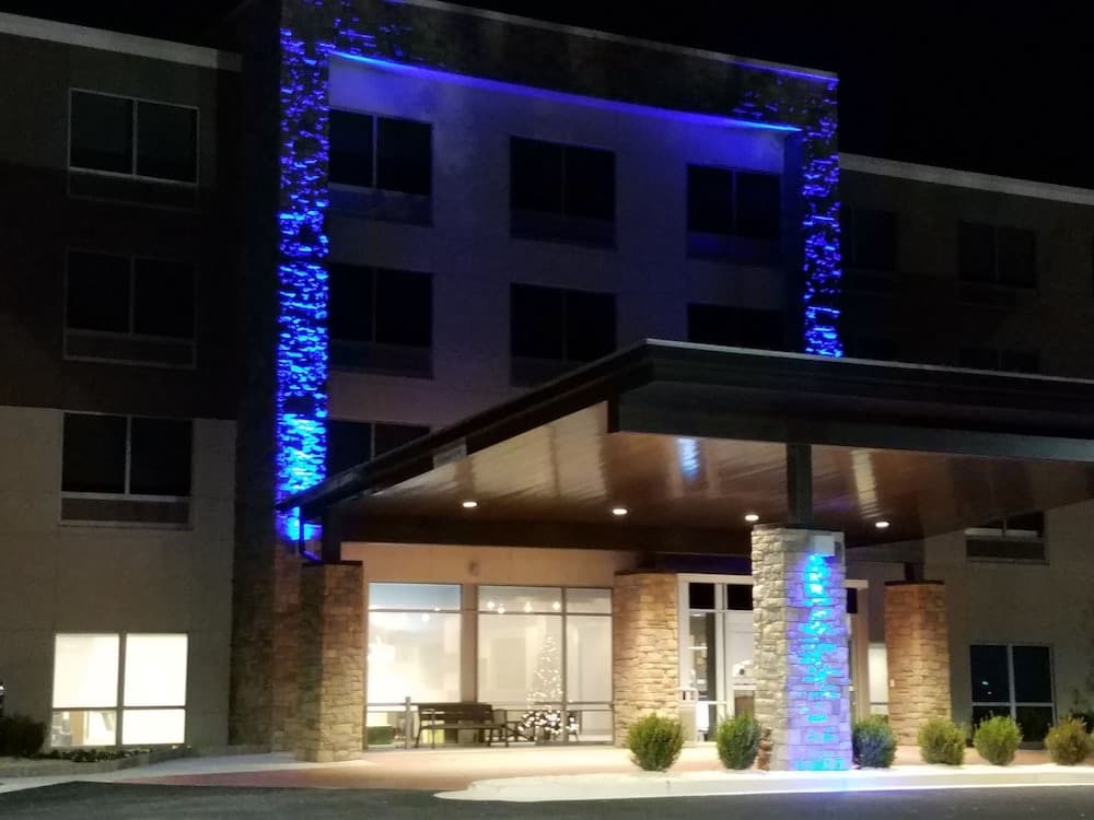 Holiday Inn Express & Suites Decatur by IHG featured exterior or lobby in Decatur, AL — similar hotel