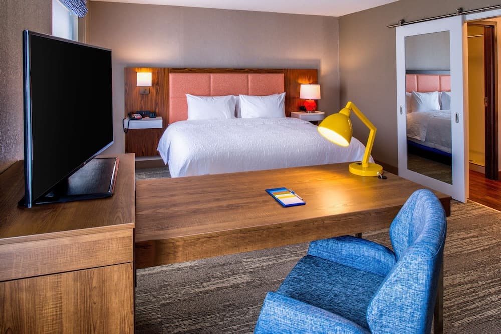 Hampton Inn & Suites Wixom gallery photo in Wixom, MI — image 8
