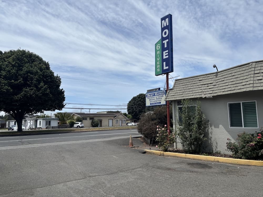 6 Rivers Motel Fortuna near Hwy 101 — hotel in Fortuna, California