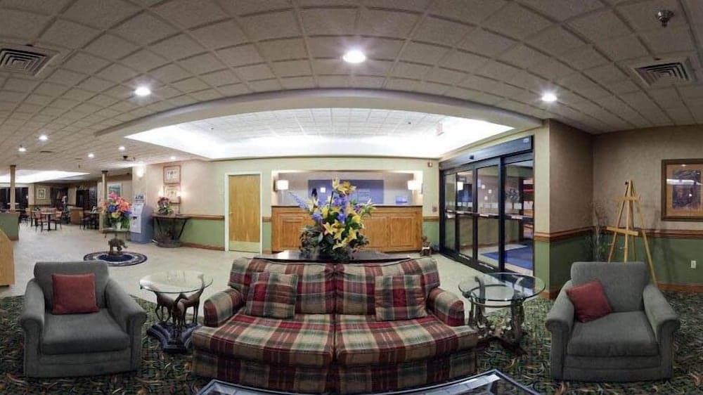 Holiday Inn Express Plymouth by IHG interior in Plymouth, NC — gallery photo 2