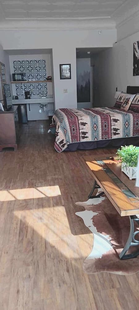 Katie's Cozy Suites property views in Tombstone, AZ — gallery photo 3