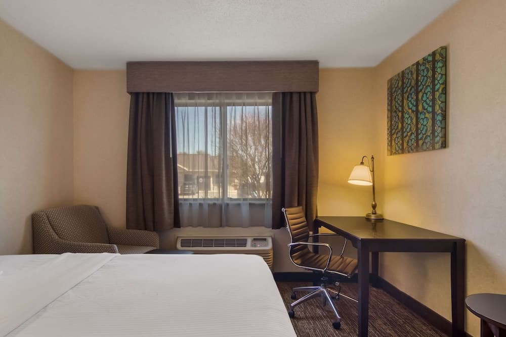 SureStay by Best Western Grove City gallery photo in Grove City, PA — image 12