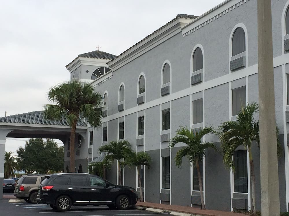 Ruskin Inn Hotel gallery photo in Ruskin, FL — image 13