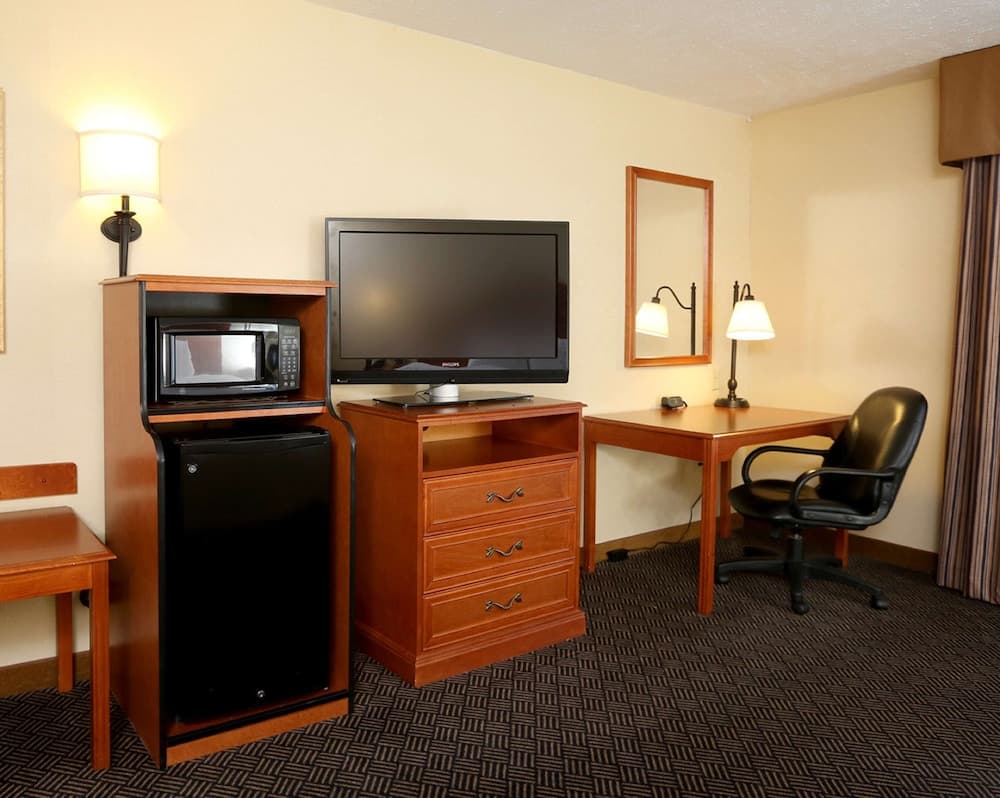 Hampton Inn Waterloo Cedar Valley gallery photo in Waterloo, IA — image 58