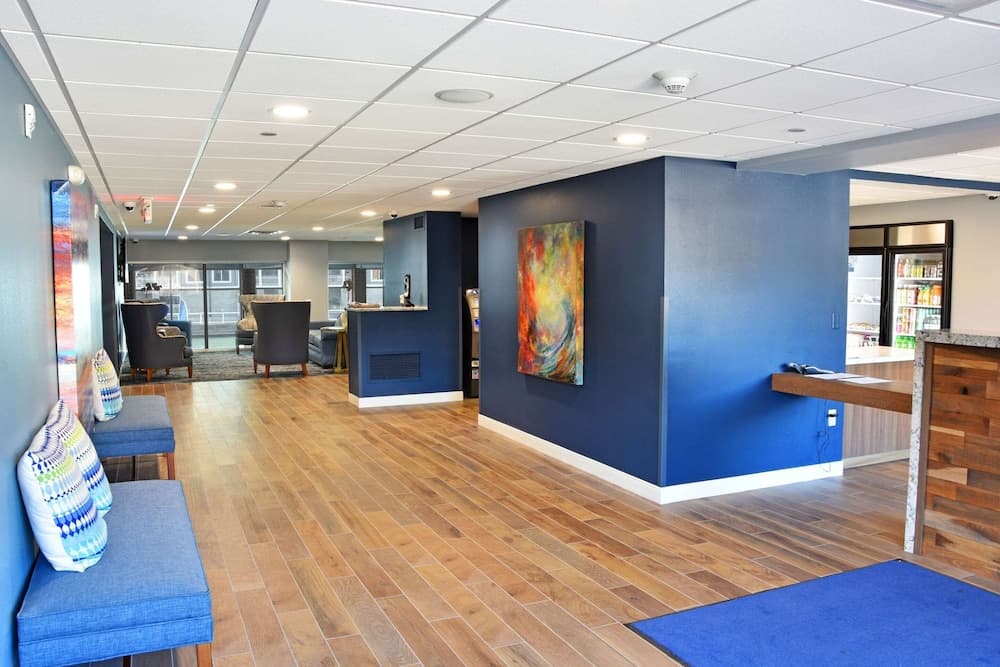 The Harborview on Lake Michigan, Ascend Hotel Collection property views in Port Washington, WI — gallery photo 3