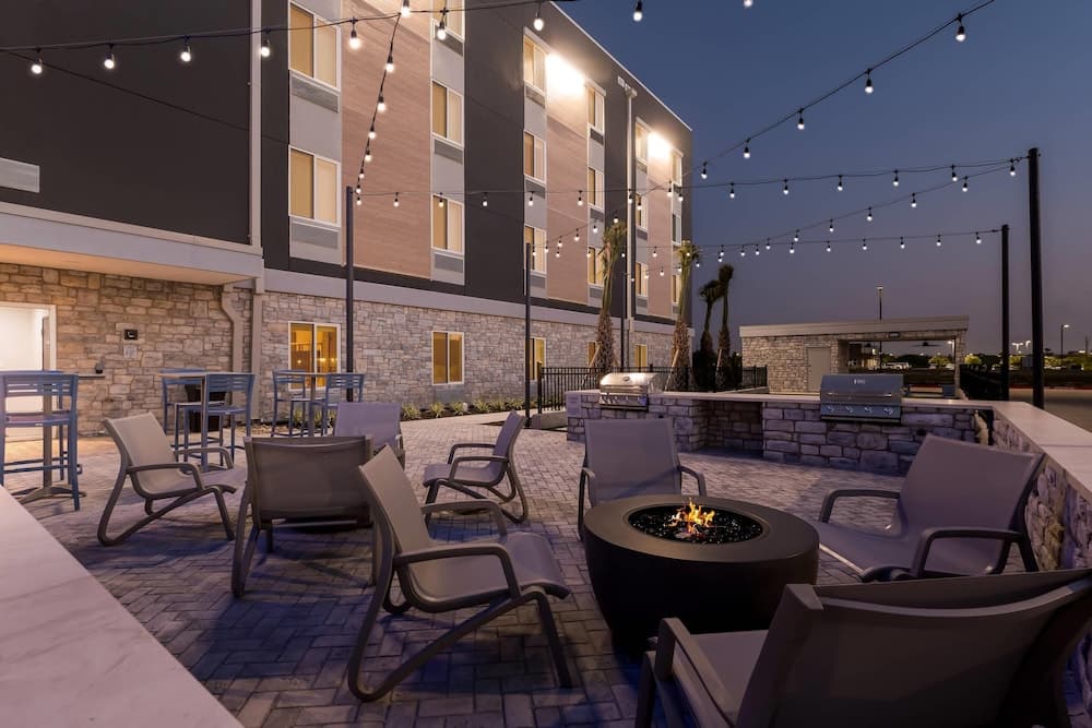 Everhome Suites Brownsville gallery photo in Brownsville, TX — image 55
