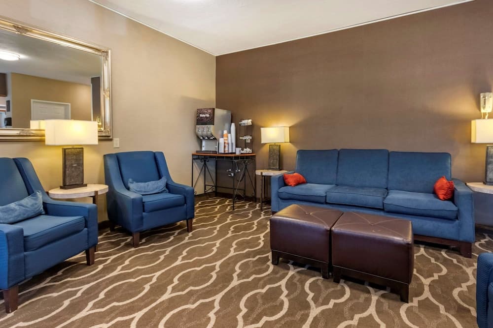 Comfort Inn Great Falls South property views in Great Falls, MT — gallery photo 3