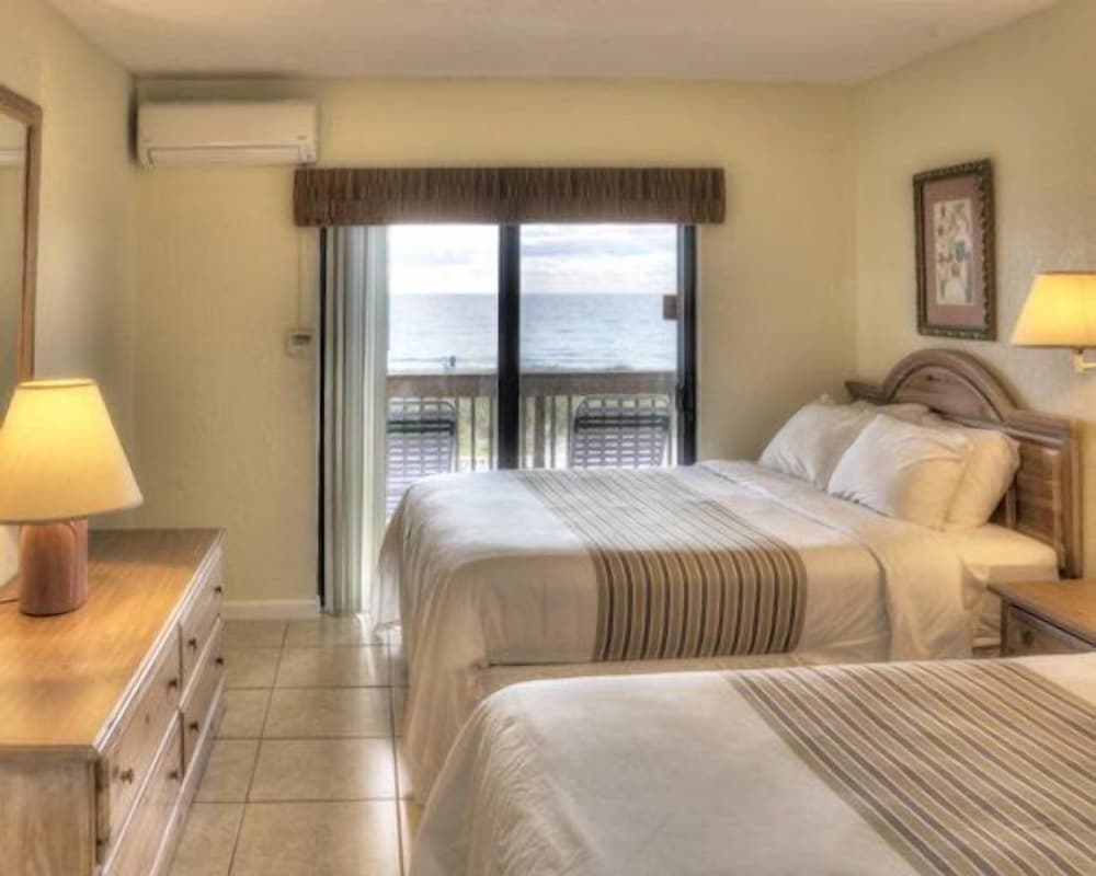 Emerald Seas Deerfield Beach Club interior in Deerfield Beach, FL — gallery photo 2