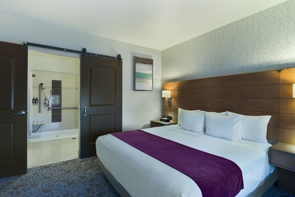 Oxford Suites Sonoma County gallery photo in Rohnert Park, CA — image 40