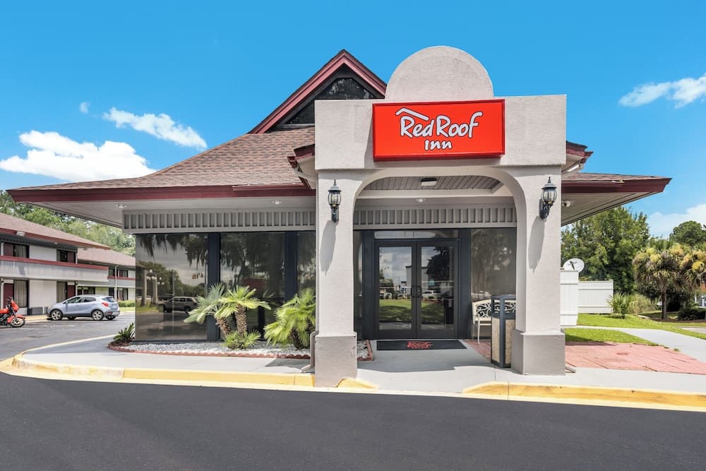 Red Roof Inn Savannah - Southside/Midtown featured exterior or lobby in Savannah, GA — similar hotel