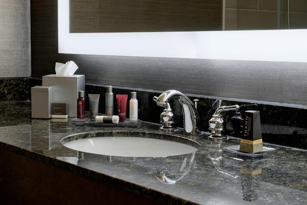 Marriott East Lansing at University Place gallery photo in East Lansing, MI — image 17