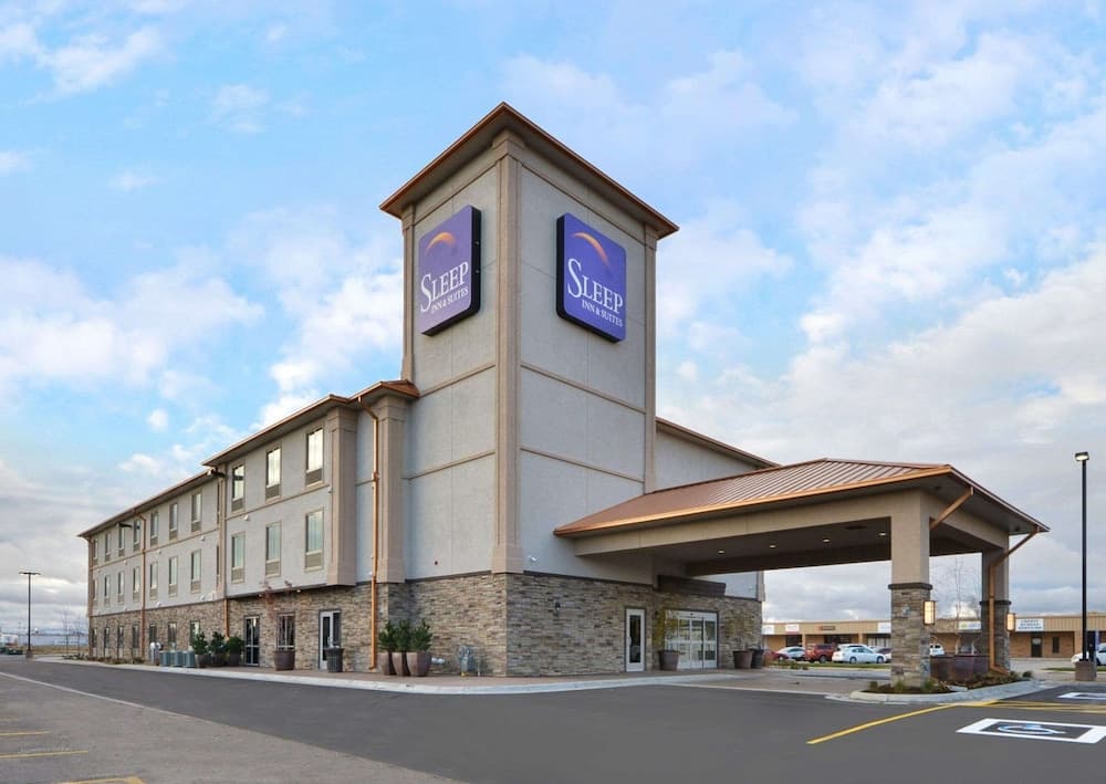 Sleep Inn & Suites & Conference Center featured exterior or lobby in Garden City, KS — similar hotel