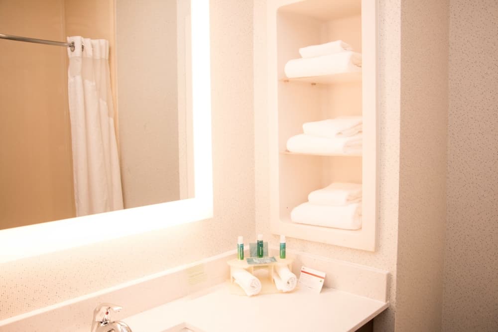 Comfort Inn & Suites Tyler North interior in Tyler, TX — gallery photo 2