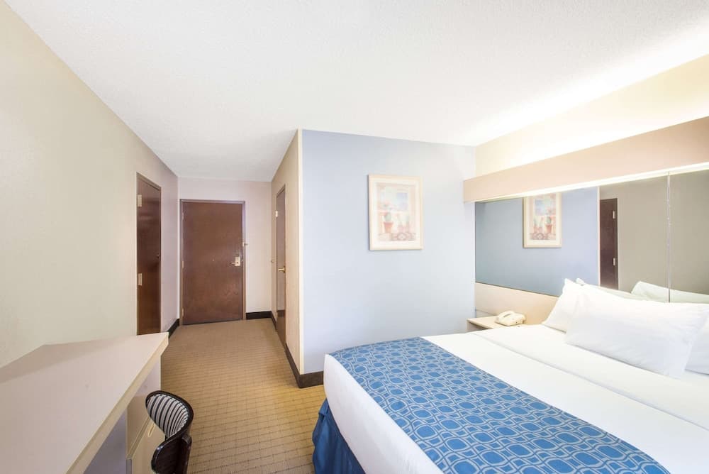Microtel Inn & Suites by Wyndham Seneca Falls interior in Waterloo — gallery photo 2