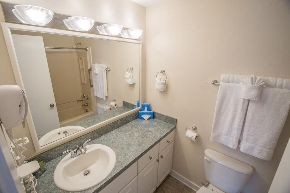 Waterwood Townhome gallery photo in New Bern, NC — image 7