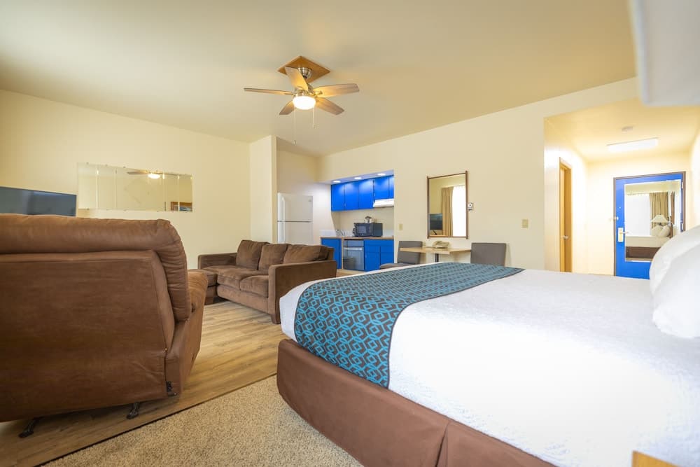 Helgeson Place Hotel & Suites property views in Orofino, ID — gallery photo 3