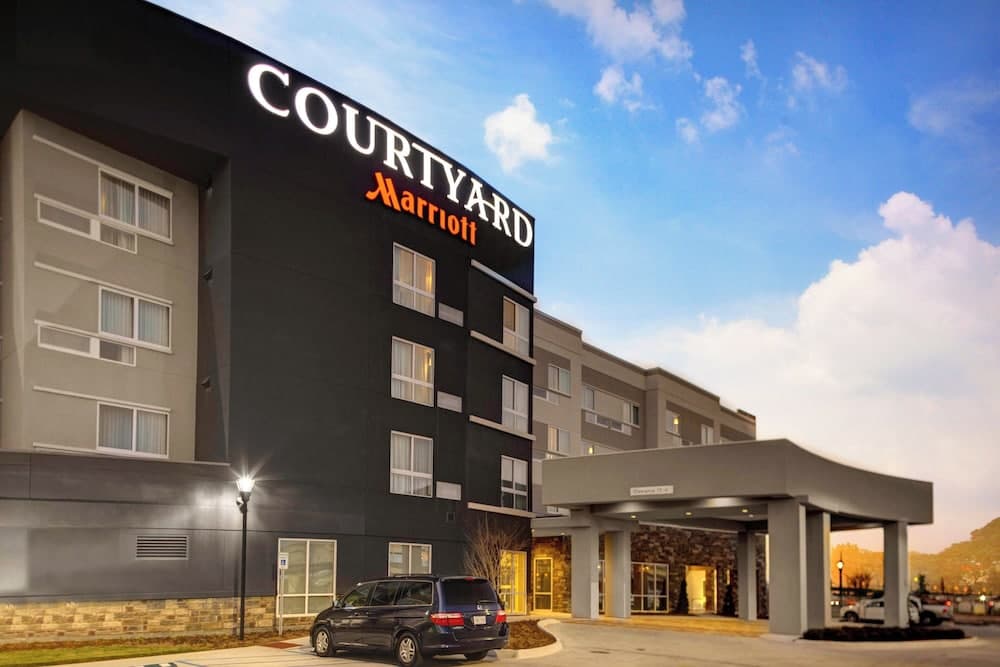 Courtyard by Marriott New Orleans Westbank/Gretna featured exterior or lobby in Gretna, LA — similar hotel