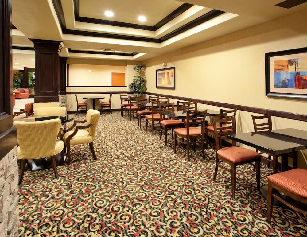 Holiday Inn Express Hotel & Suites Lincoln by IHG gallery photo in Lincoln, CA — image 16