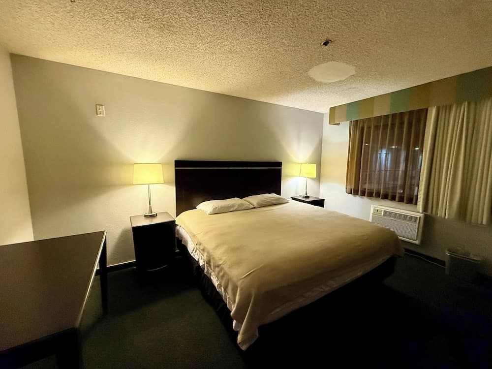 Circle Inn Hotel Jurupa Valley Riverside interior in Jurupa Valley, CA — gallery photo 2