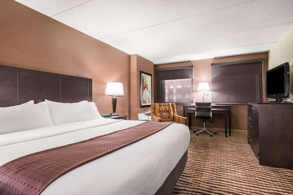 Holiday Inn Manitowoc by IHG property views in Manitowoc, WI — gallery photo 3