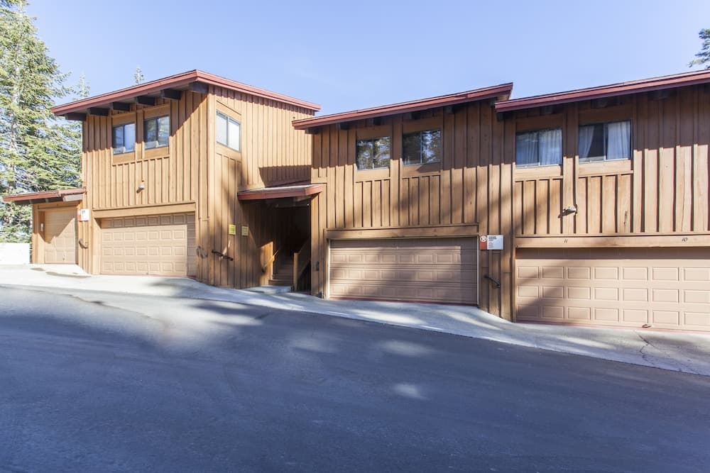 Timber Ridge 11 featured exterior or lobby in Mammoth Lakes, CA — similar hotel