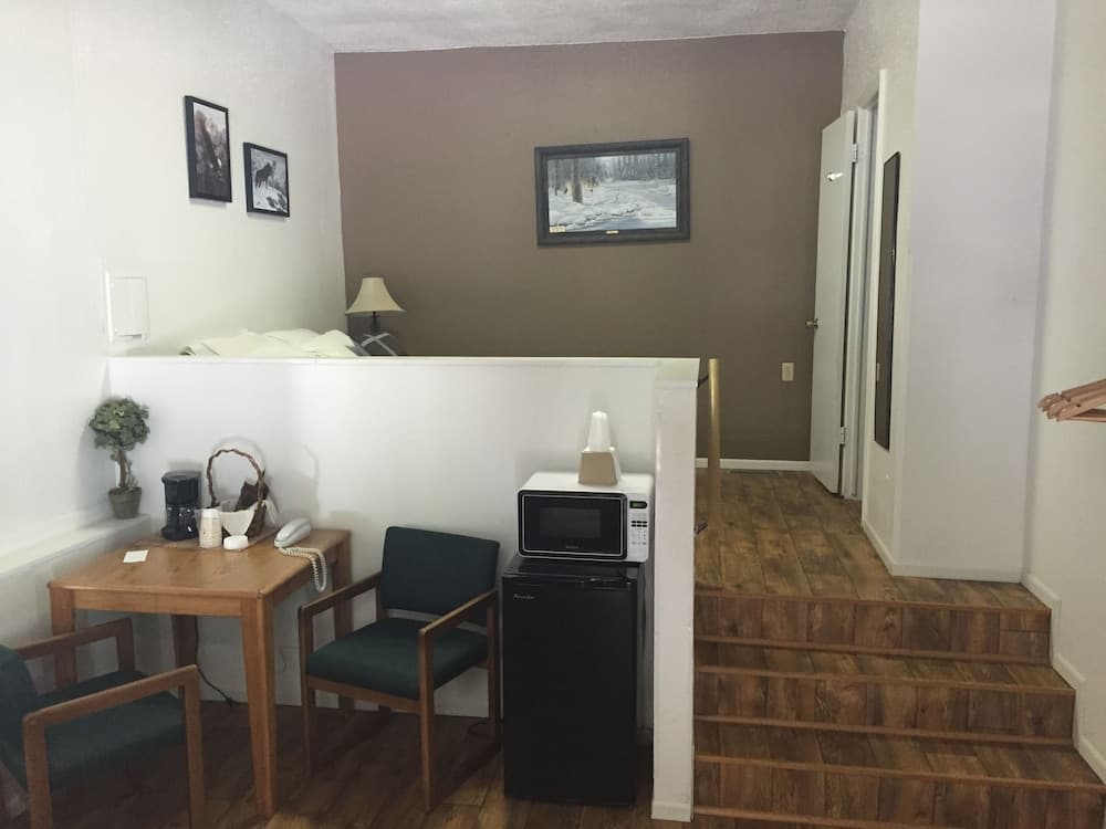 The Brookside Motel by Belvilla Keystone Near Mt.Rushmore interior in Keystone, SD — gallery photo 2