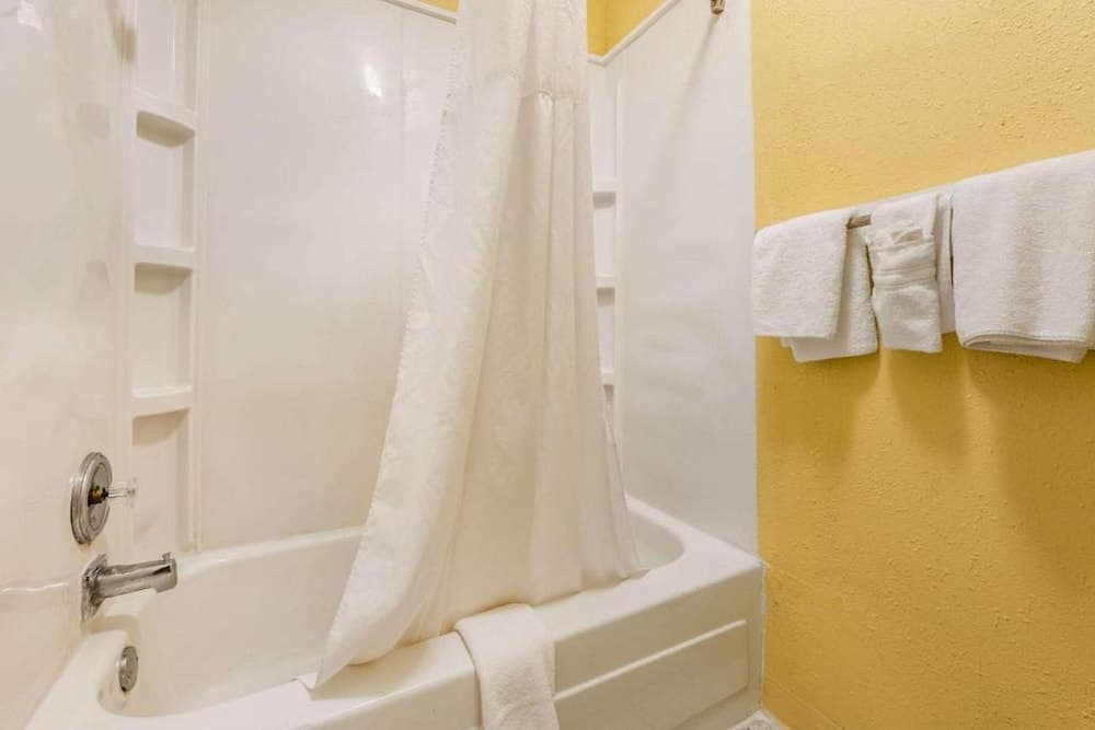 AIRE Hotel Hershey Lebanon property views in Lebanon, PA — gallery photo 3