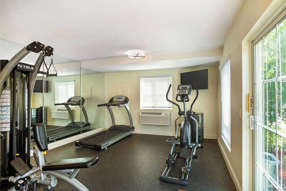 Best Western Clovis Cole property views in Clovis, CA — gallery photo 3