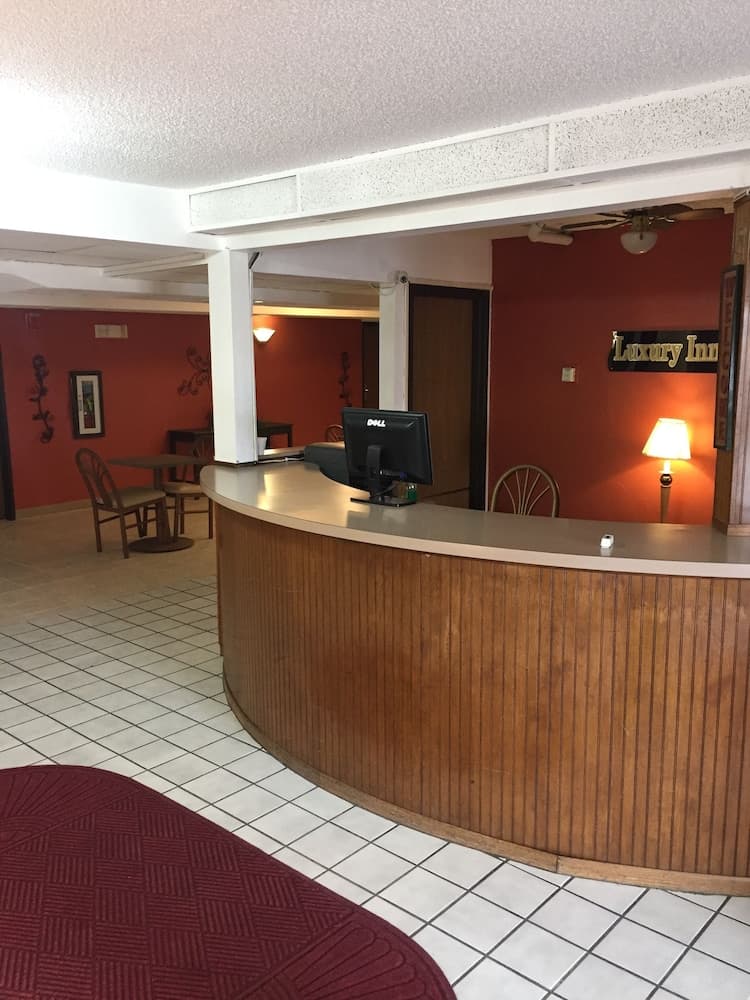 Luxury Inn & Suites property views in Lincoln, NE — gallery photo 3