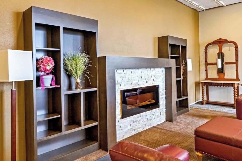 Hotel Inn Fairfield property views in Fairfield, IA — gallery photo 3