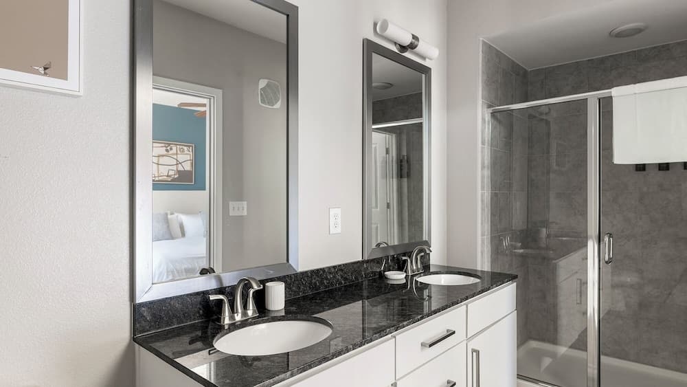 Landing Twin Creeks Apartments gallery photo in Allen, TX — image 19