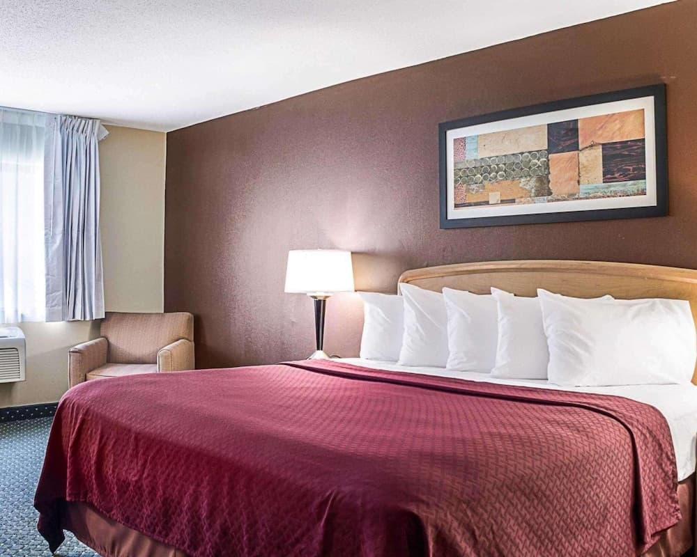 Travelodge by Wyndham Fargo West Acres property views in Fargo, ND — gallery photo 3